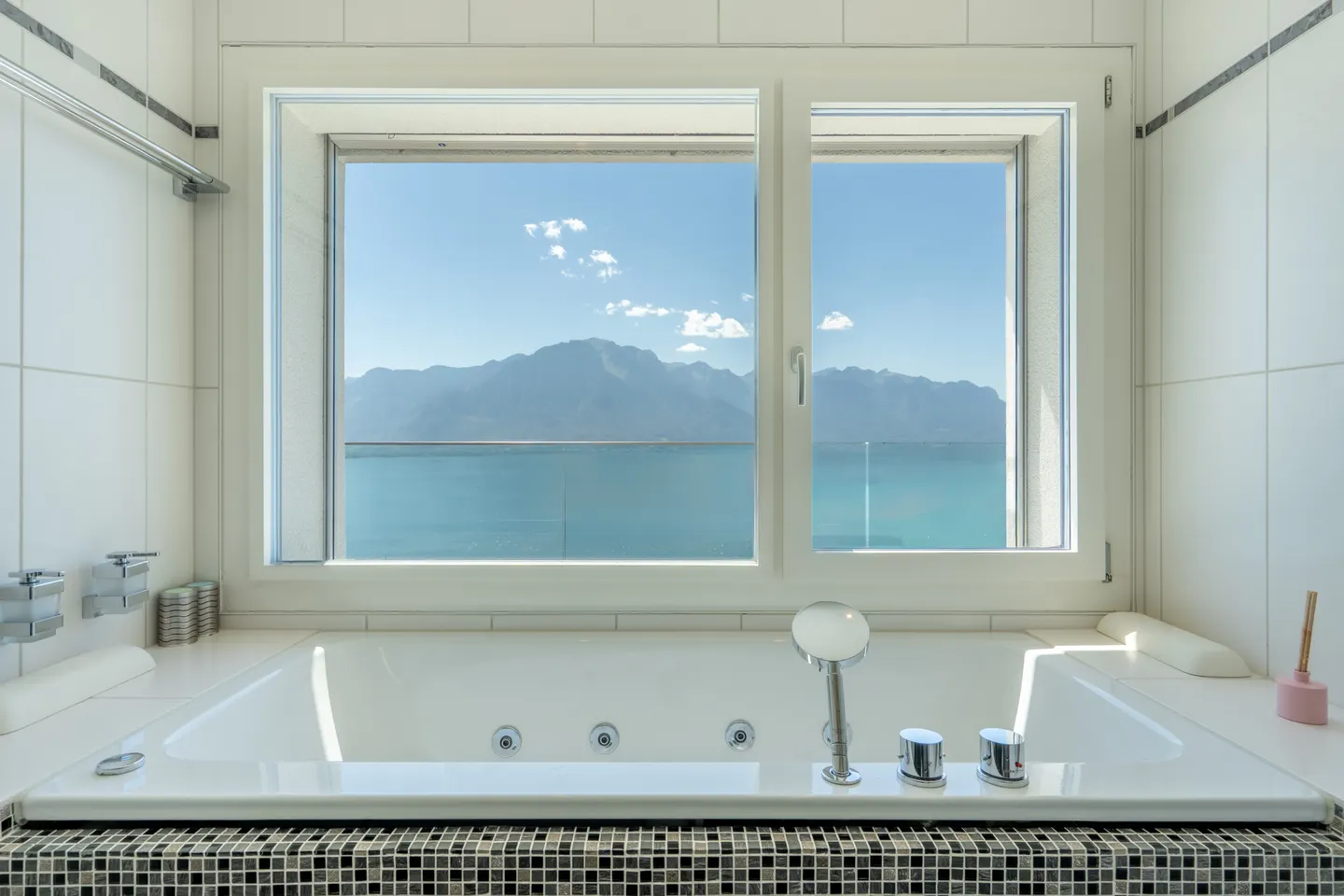 MONTREUX - EXCEPTIONAL PENTHOUSE WITH PANORAMIC VIEW - Photo 12 of 12