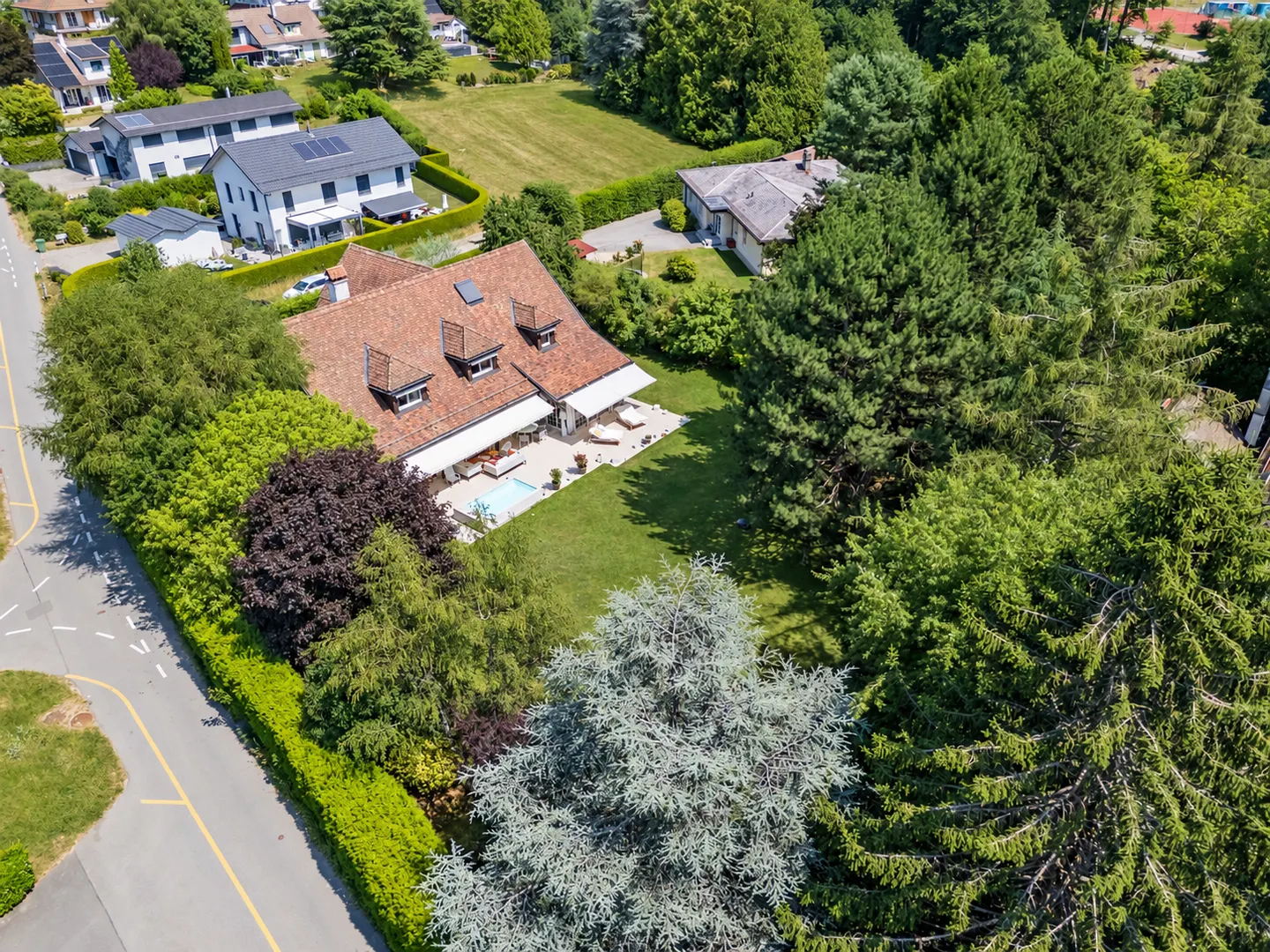 Villa Élégante avec Piscine Intérieure - Photo 6 sur 13