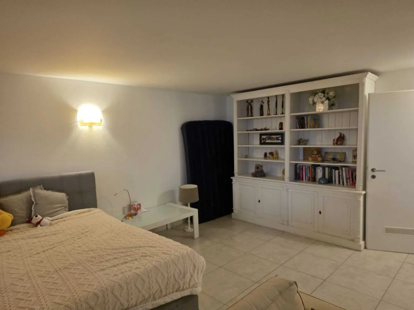 LUTRY - BEAUTIFUL 4.5-ROOM APARTMENT WITH LAKE VIEW - Photo 6 of 13