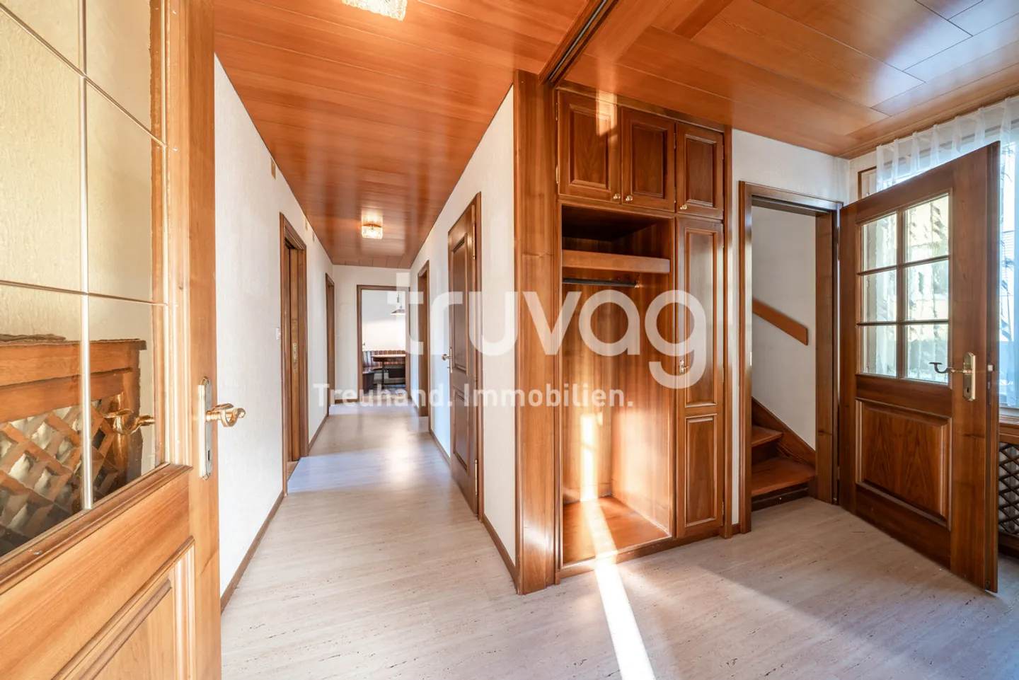 Semi-detached house with building land reserve - Photo 4 of 12