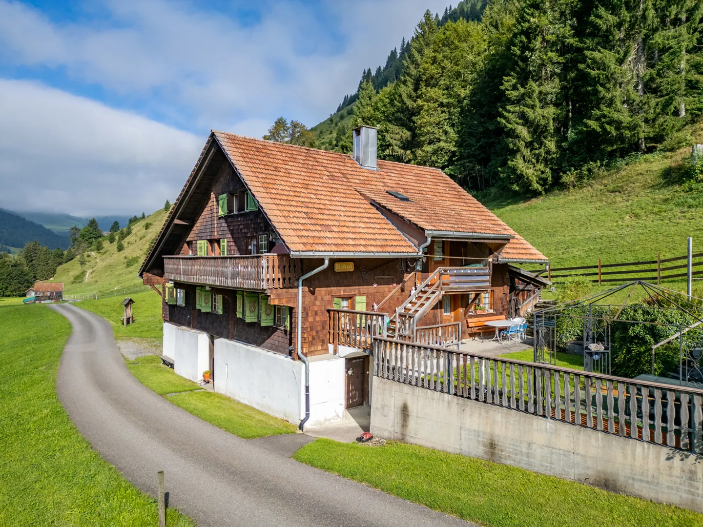 Casa plurifamiliare con massima tranquillità e pura idilliaca - Foto 1 di 8
