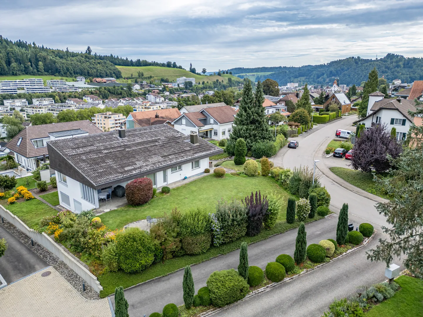 Maison individuelle indépendante avec beaucoup de potentiel - Photo 1 sur 12