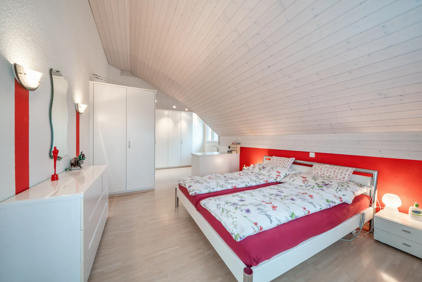 Villa di campagna luminosa con stalle per cavalli - Foto 4 di 8