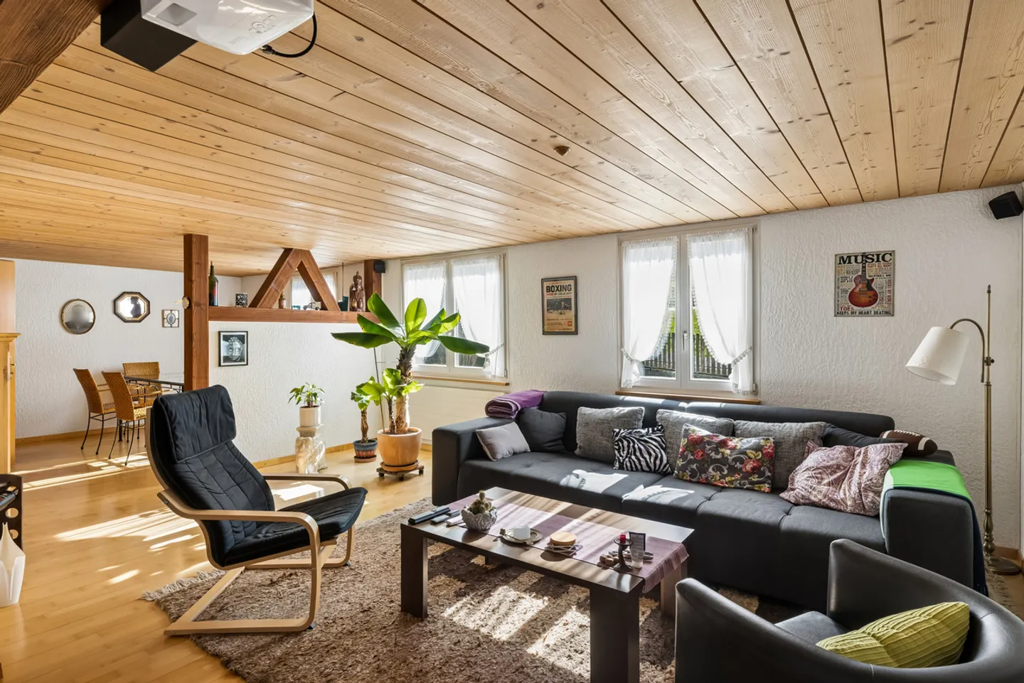 Familientraum mit grossem Garten und Potenzial - Foto 2 von 8