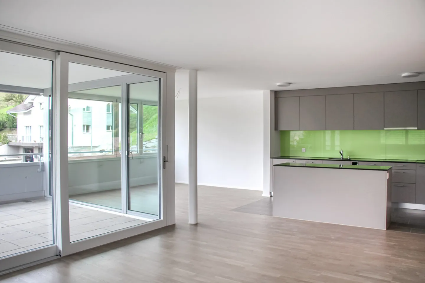 Well-kept, sunny and spacious 4 1/2-room apartment - Photo 4 of 7