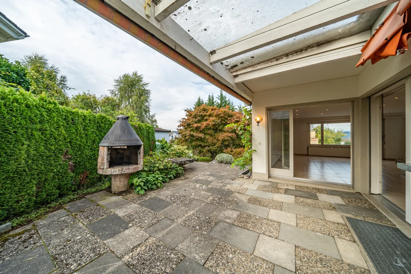 Ampia casa unifamiliare con paradiso del giardino - Foto 10 di 11