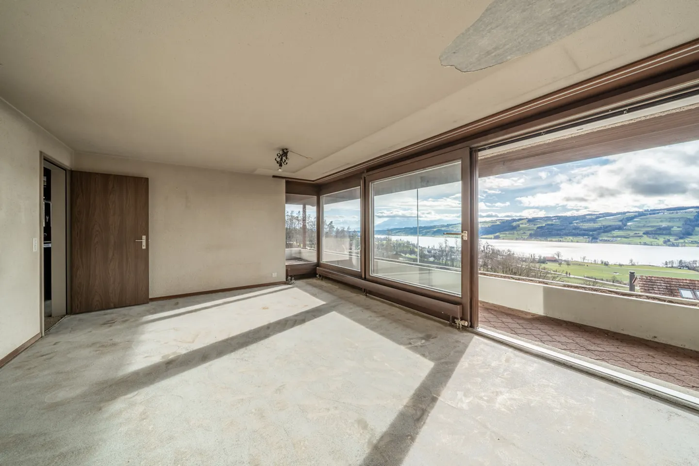 Casa unifamiliare da sogno con vista sul lago in una posizione privilegiata - Foto 2 di 9