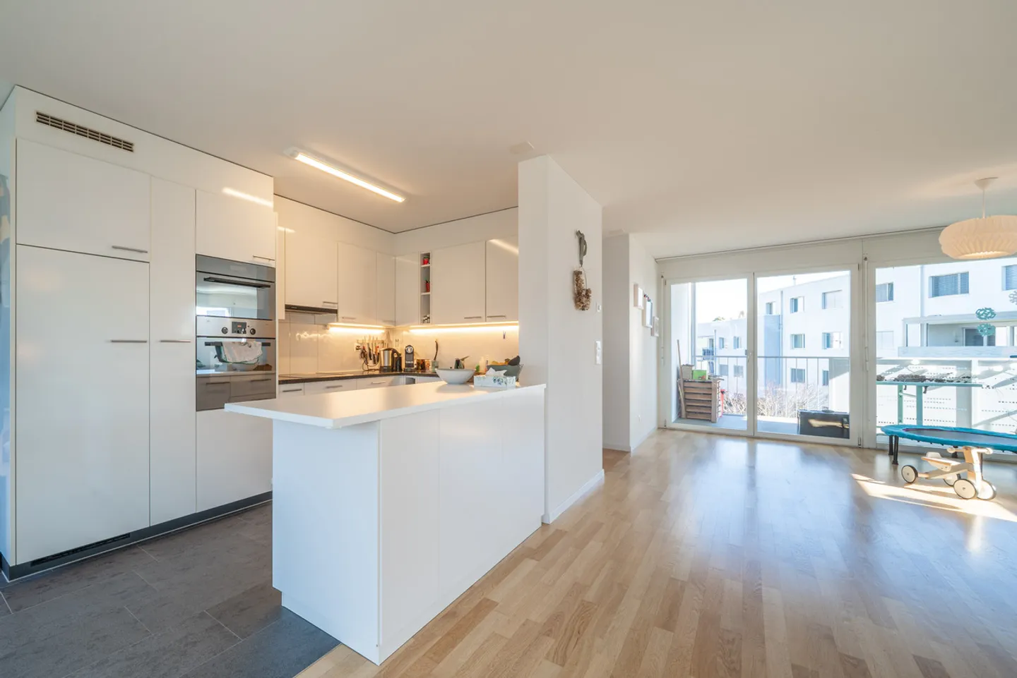 Living by Lake Sempach - Photo 4 of 7