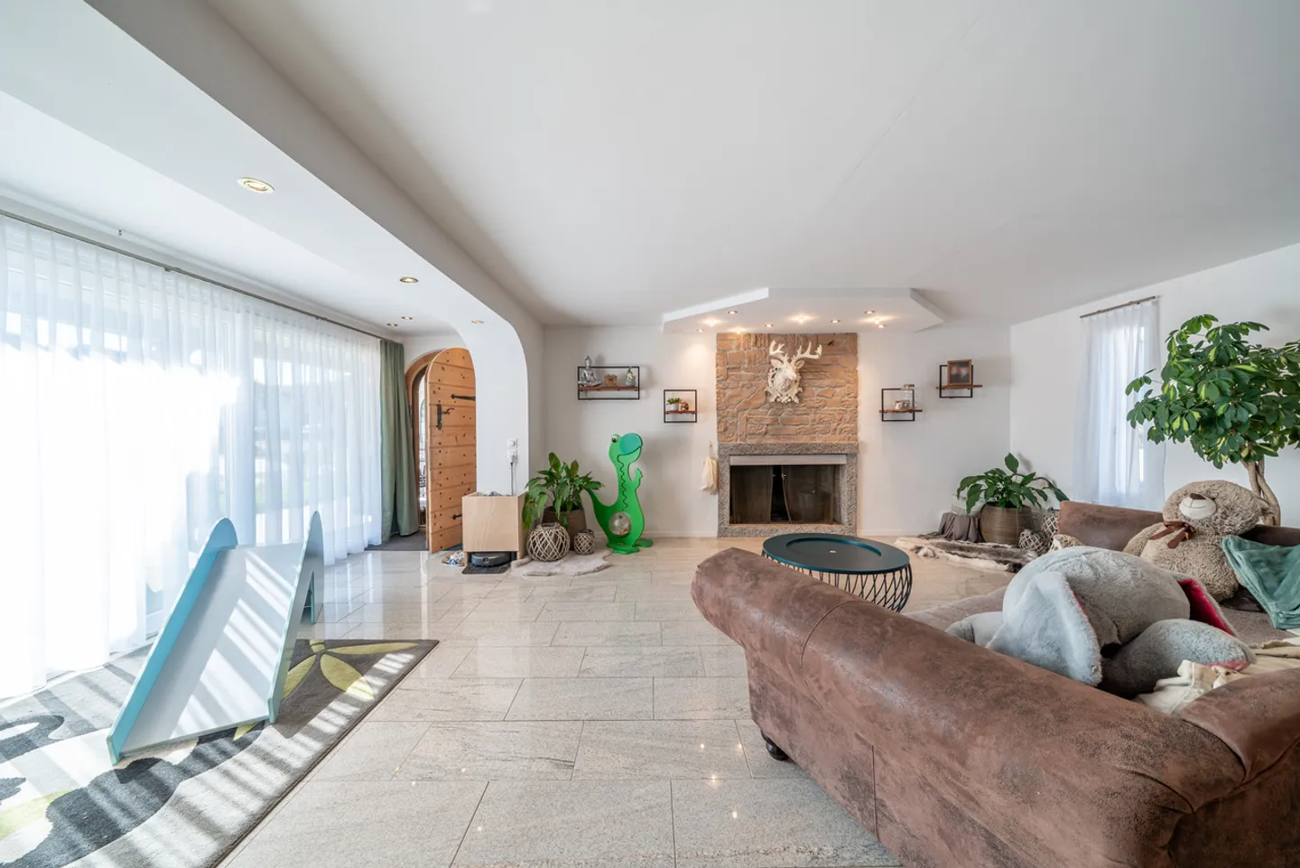 Family estate with sunny plot - Photo 5 of 13