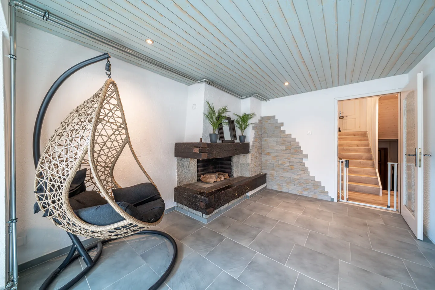 Family estate with sunny plot - Photo 8 of 13