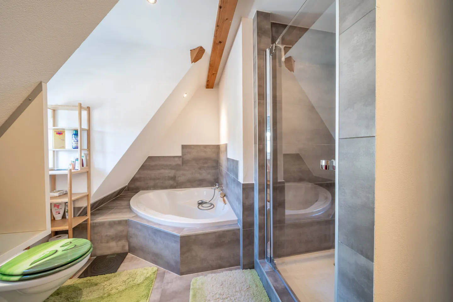 Family estate with sunny plot - Photo 12 of 13