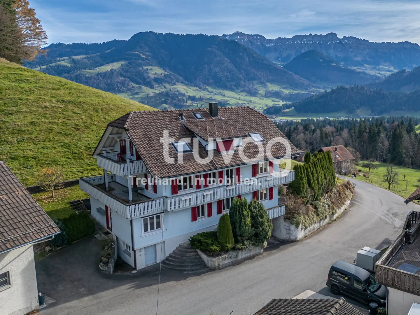 Mehrfamilienhaus mit Traumaussicht - Foto 1 von 7