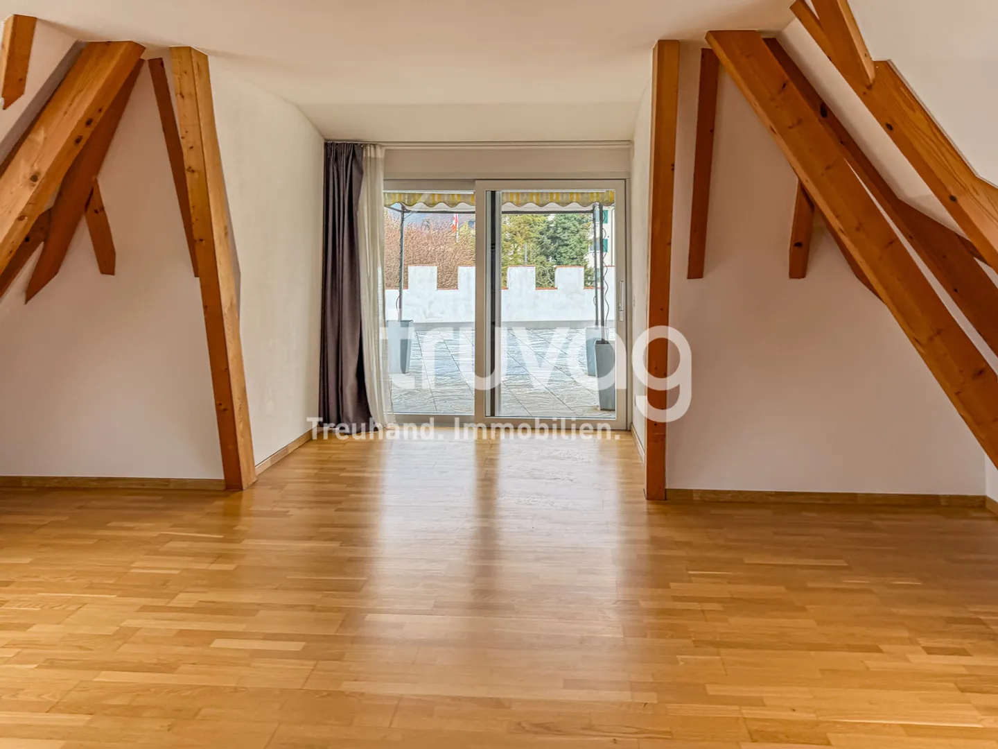 Proprietà familiare con terreno soleggiato - Foto 10 di 13