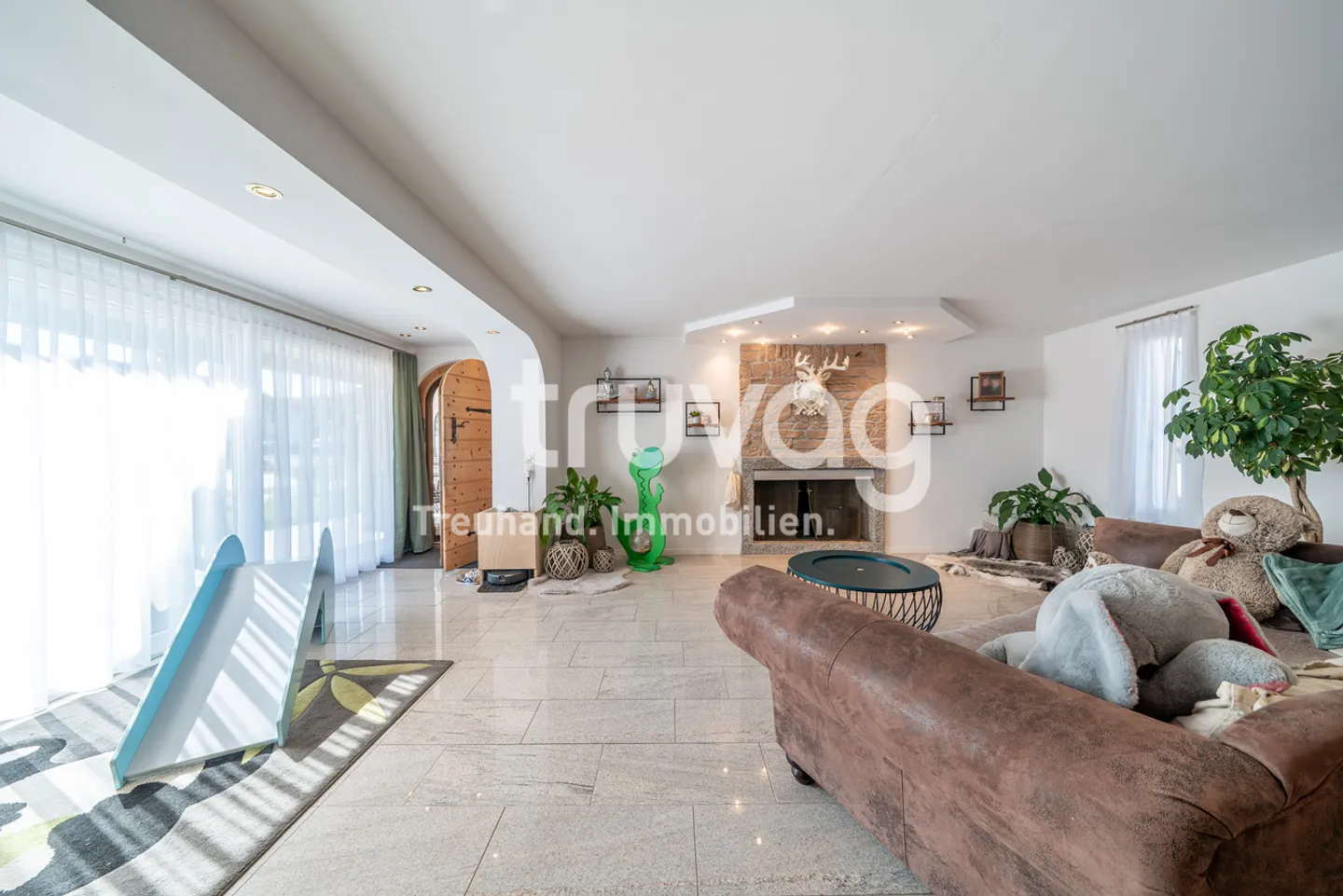 Proprietà familiare con terreno soleggiato - Foto 5 di 13