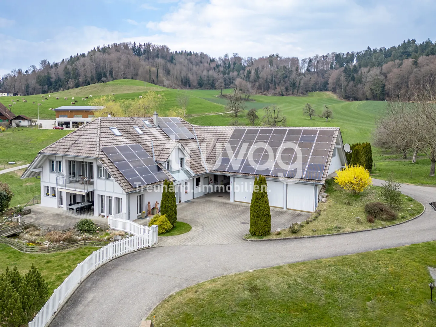 Light-Filled Country House Villa with Horse Stables - Photo 1 of 9
