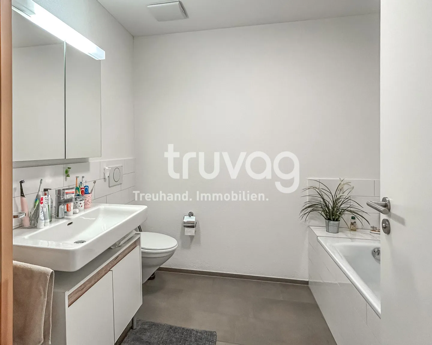 Appartement 4 1/2 pièces bien entretenu, ensoleillé et spacieux - Photo 4 sur 7