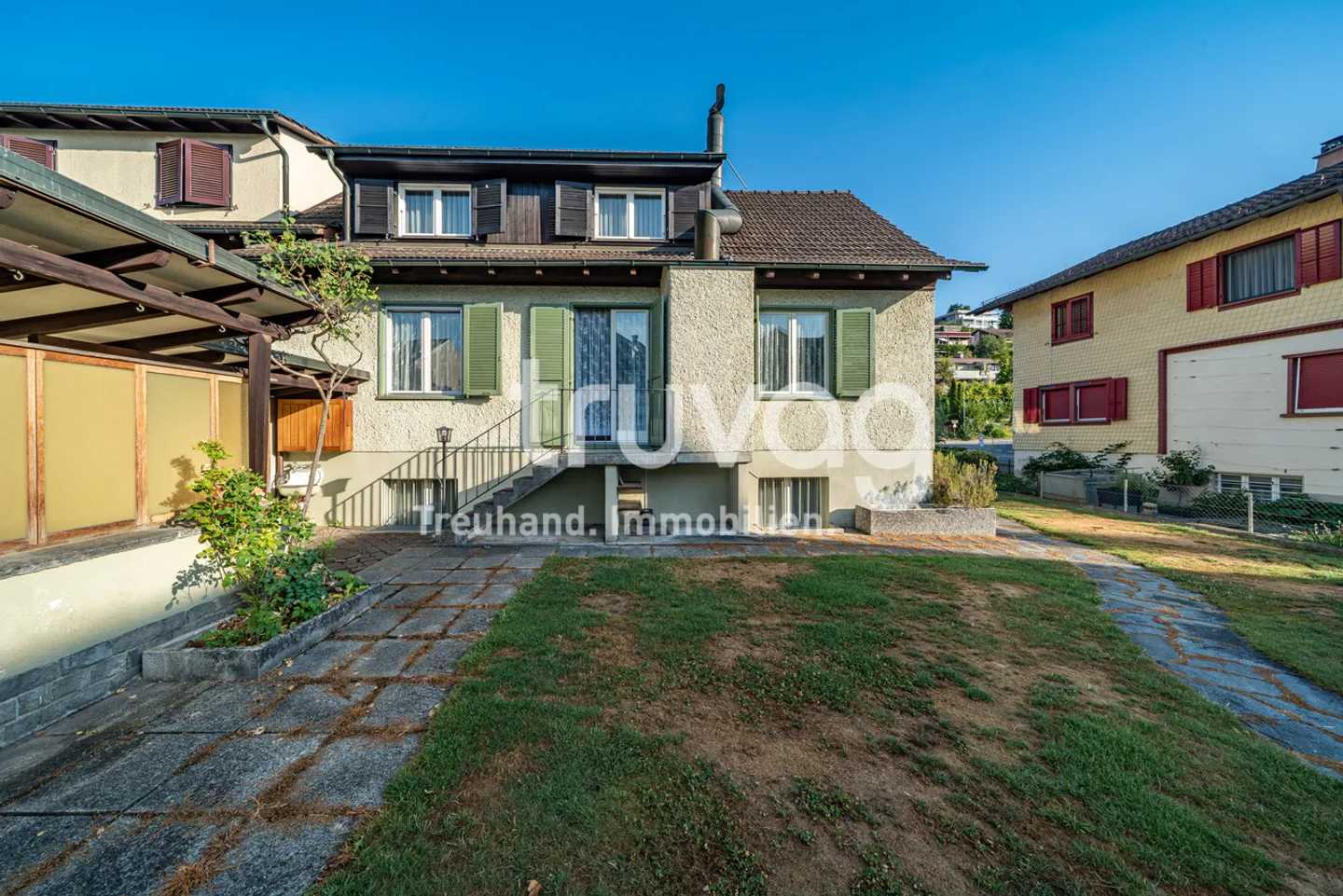 Semi-detached house with building land reserve - Photo 2 of 12