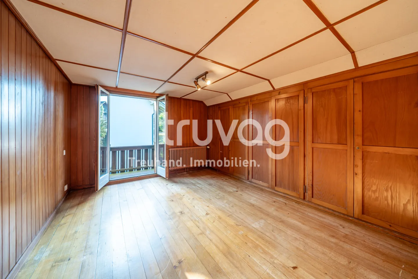 Property with great future potential - Photo 2 of 8