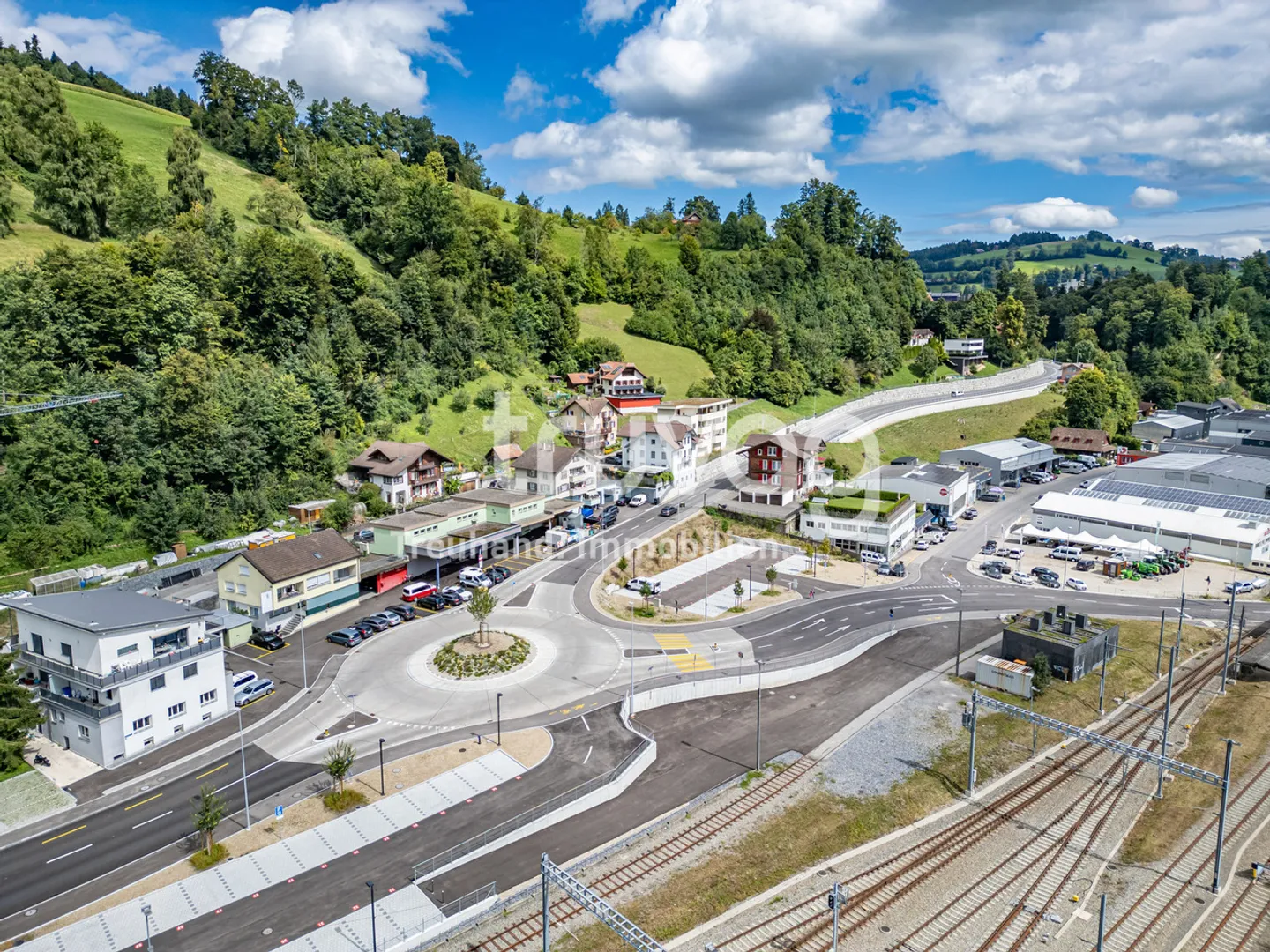 Proprietà residenziale e commerciale centrale - Foto 1 di 8