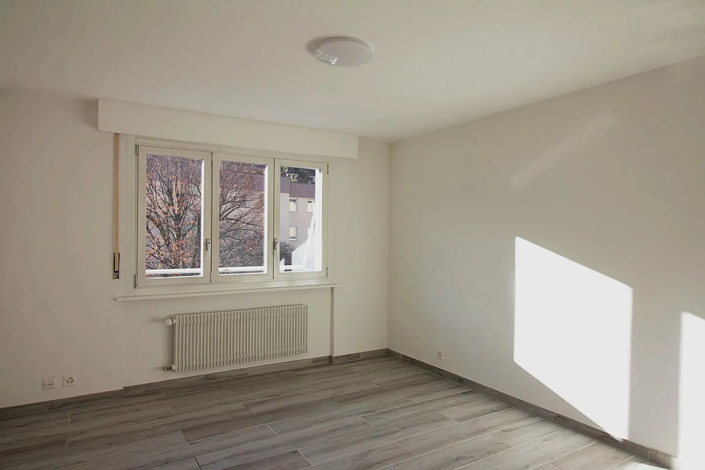 Situazione ottimale per questo appartamento 4.5 stanze - Foto 11 di 12