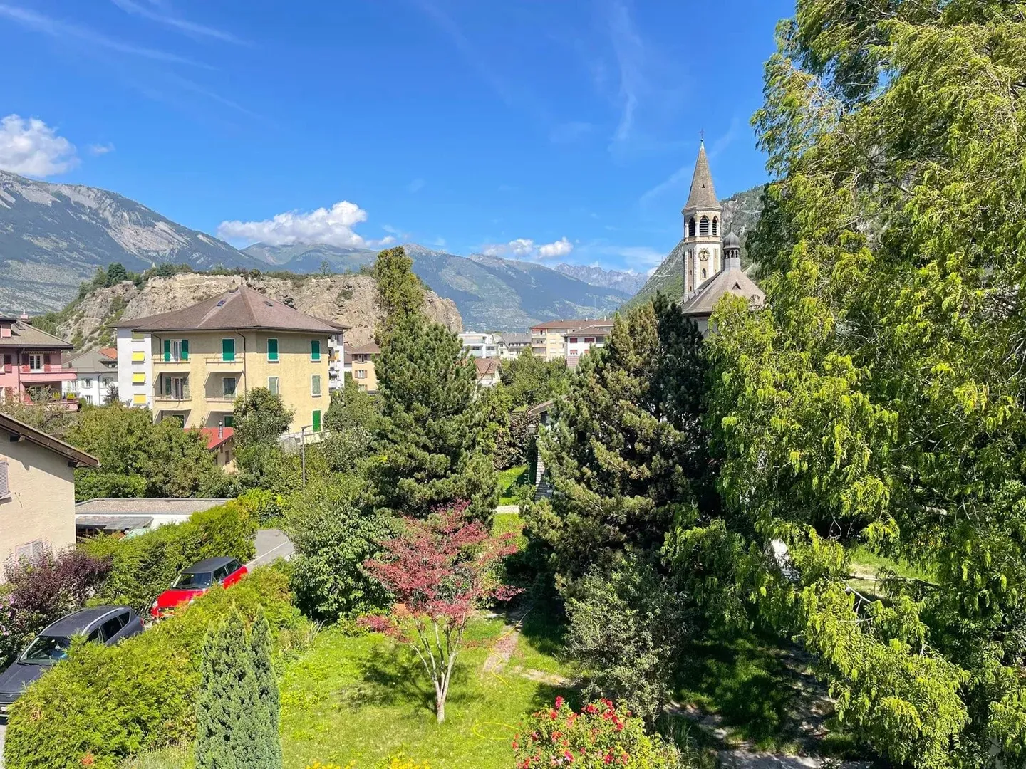 Immeuble de rendement à Chippis - Photo 1 sur 13