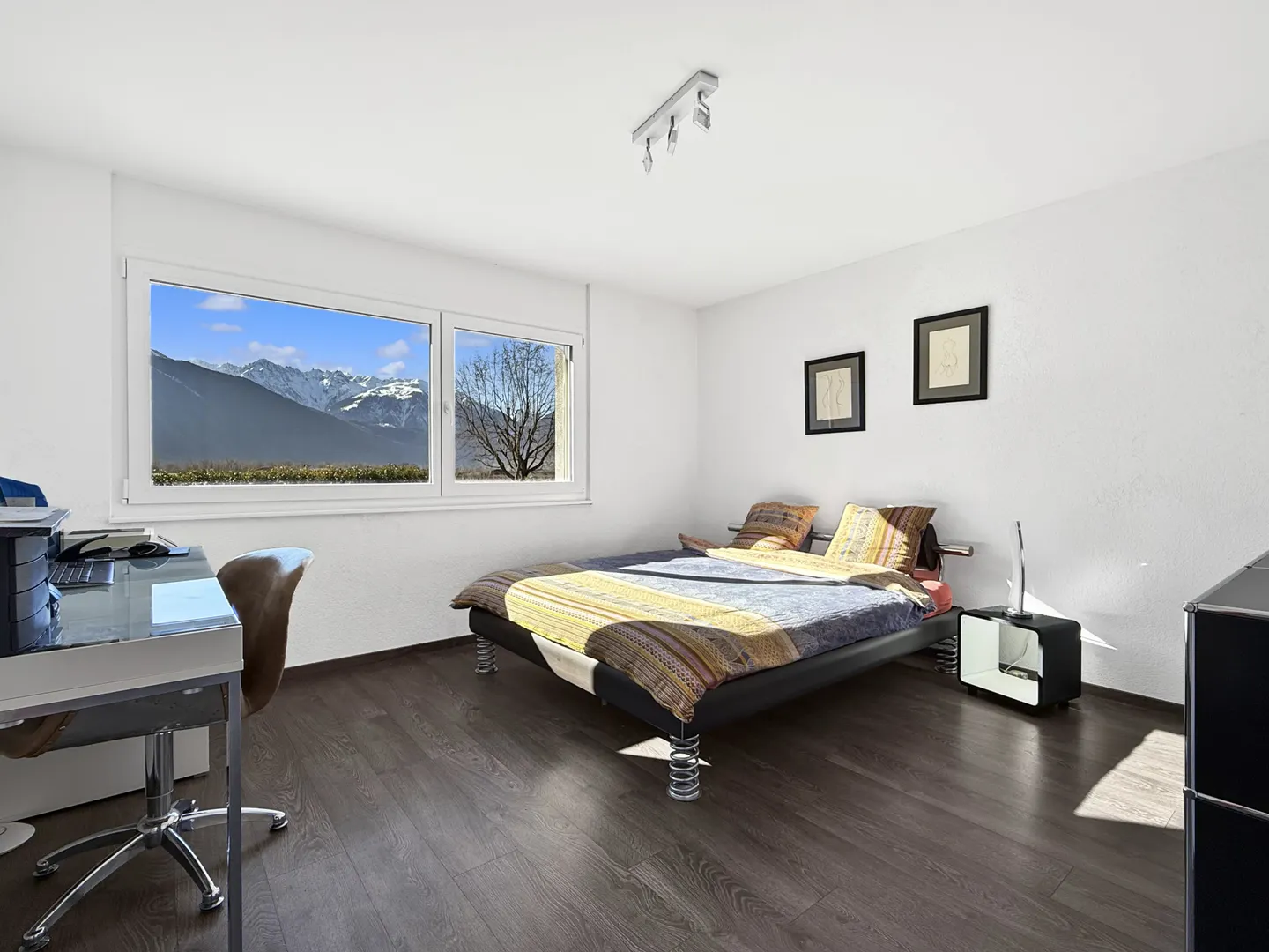 Fully | Contemporary villa with 6.5 rooms and swimming pool - Photo 11 of 13