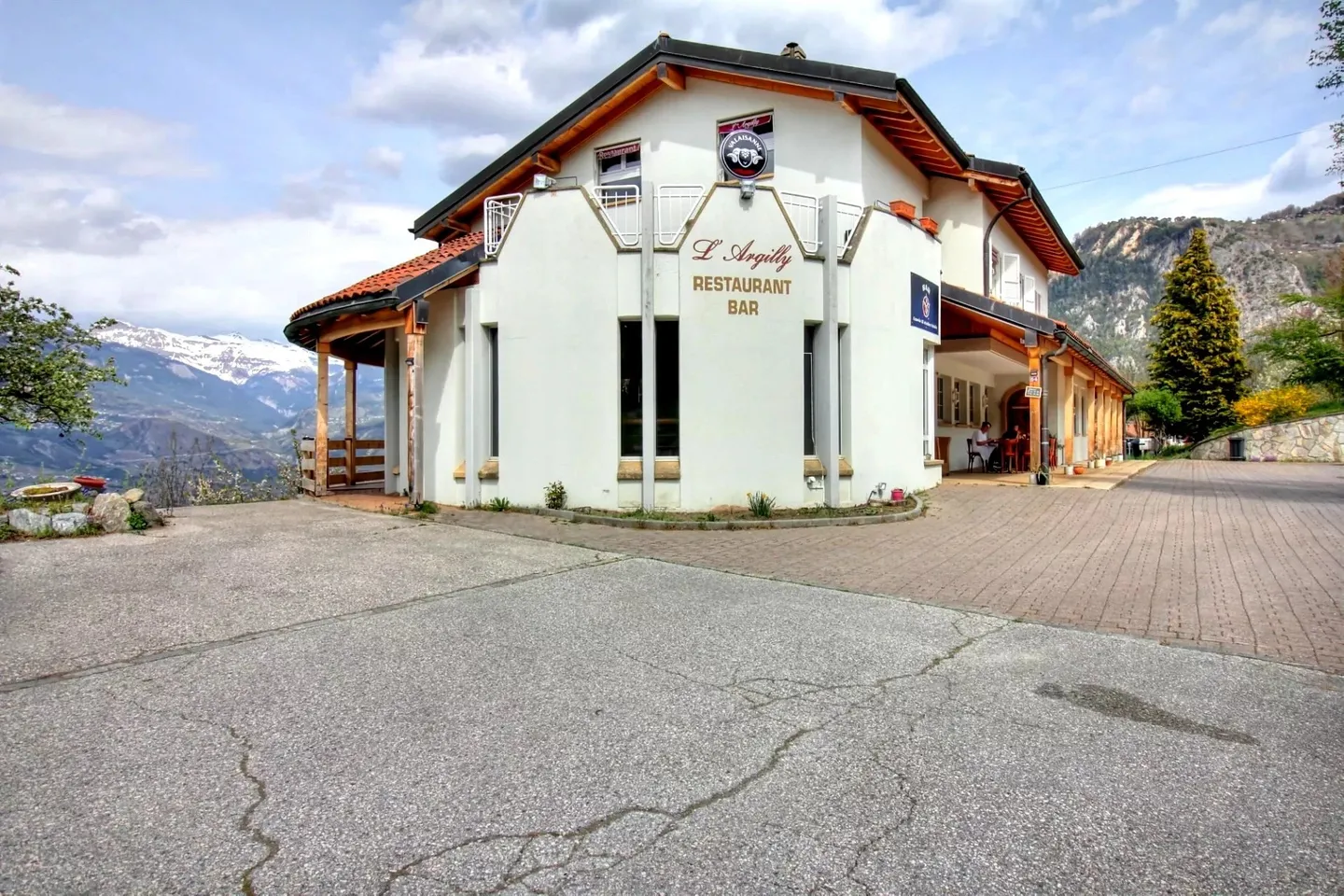 Ristorante con alloggio e alto potenziale a Vex - Foto 2 di 13