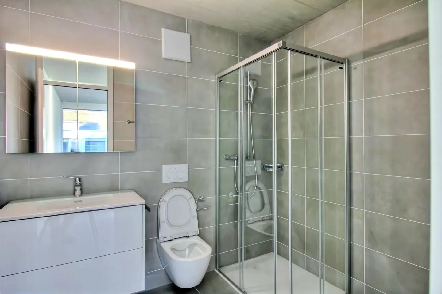 Magnificent penthouse in the heart of Conthey - Photo 6 of 8