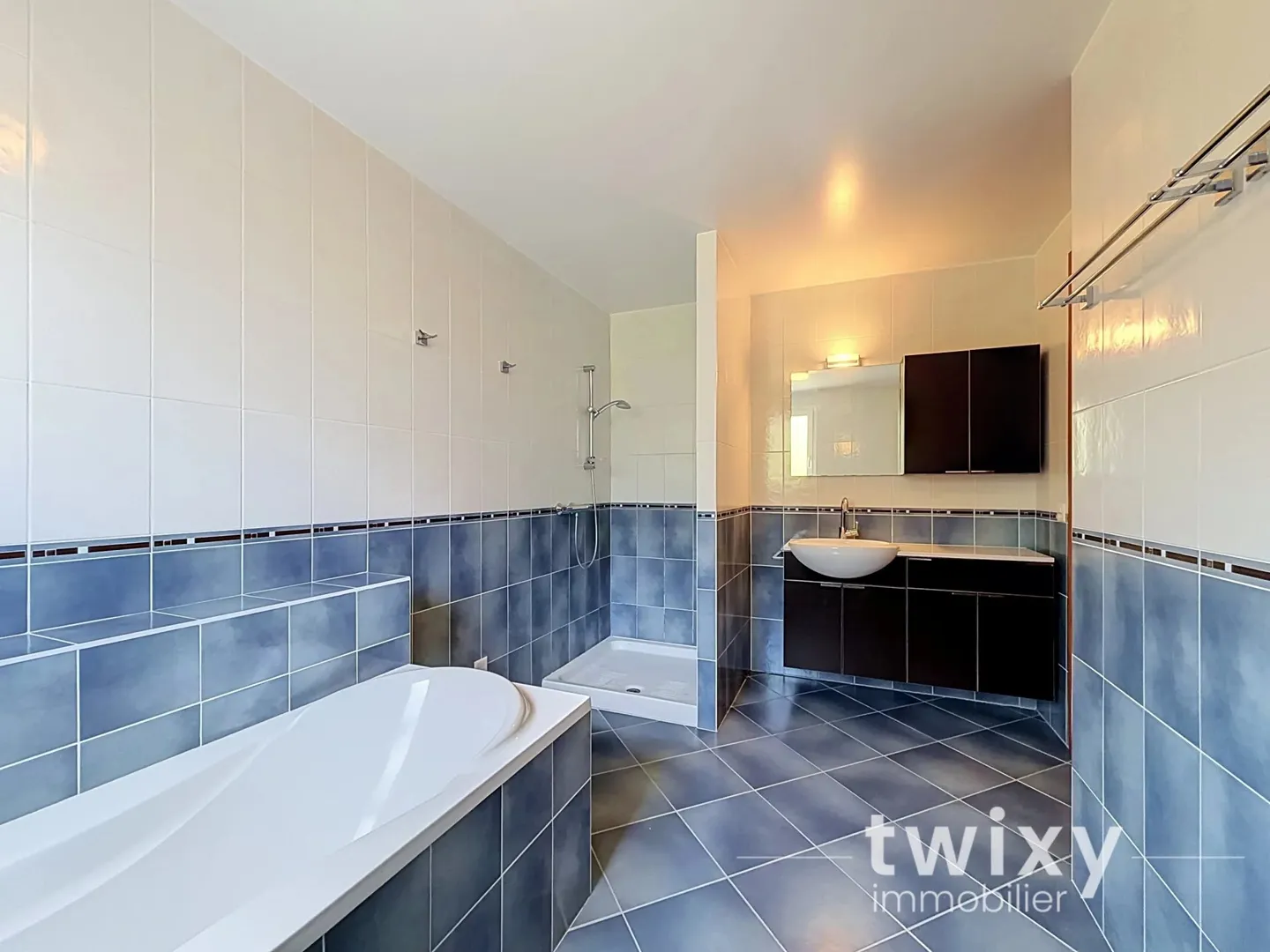 Saint-Maurice | Spacious family villa with garden and panoramic view - Photo 6 of 13