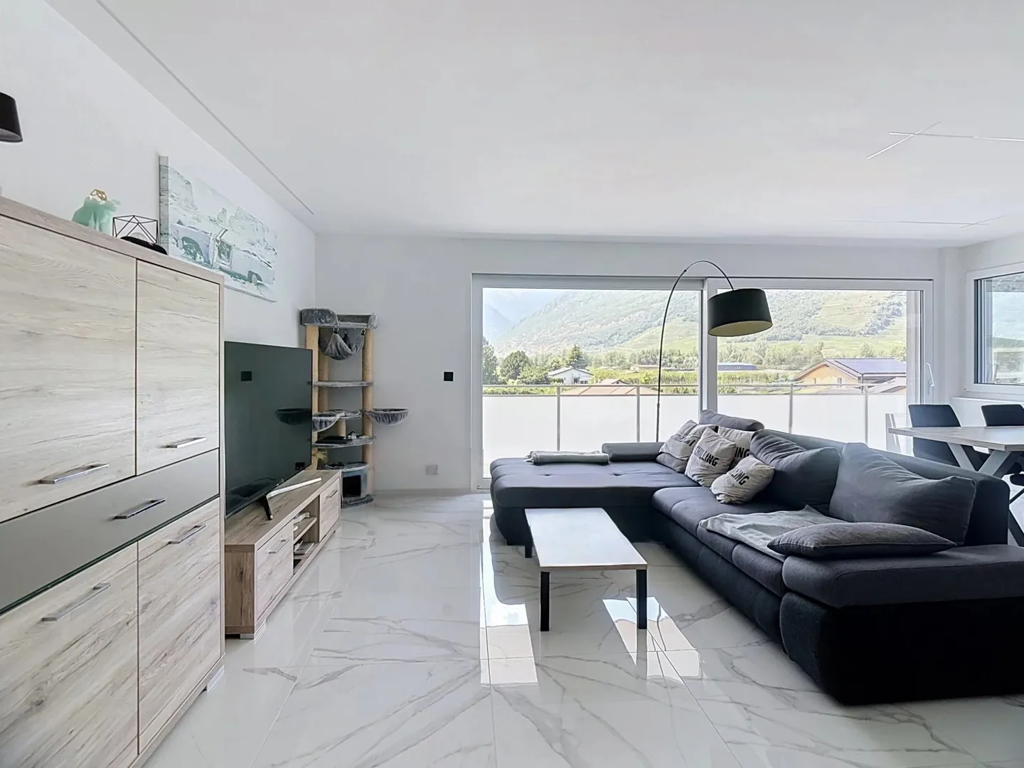 Attique moderne avec grande terrasse - Photo 4 sur 13