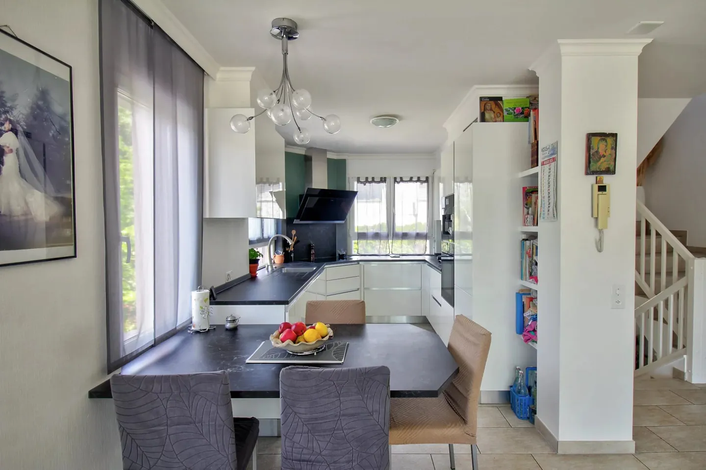 Sierre I Exceptional 6.5 Room Villa - Photo 4 of 13