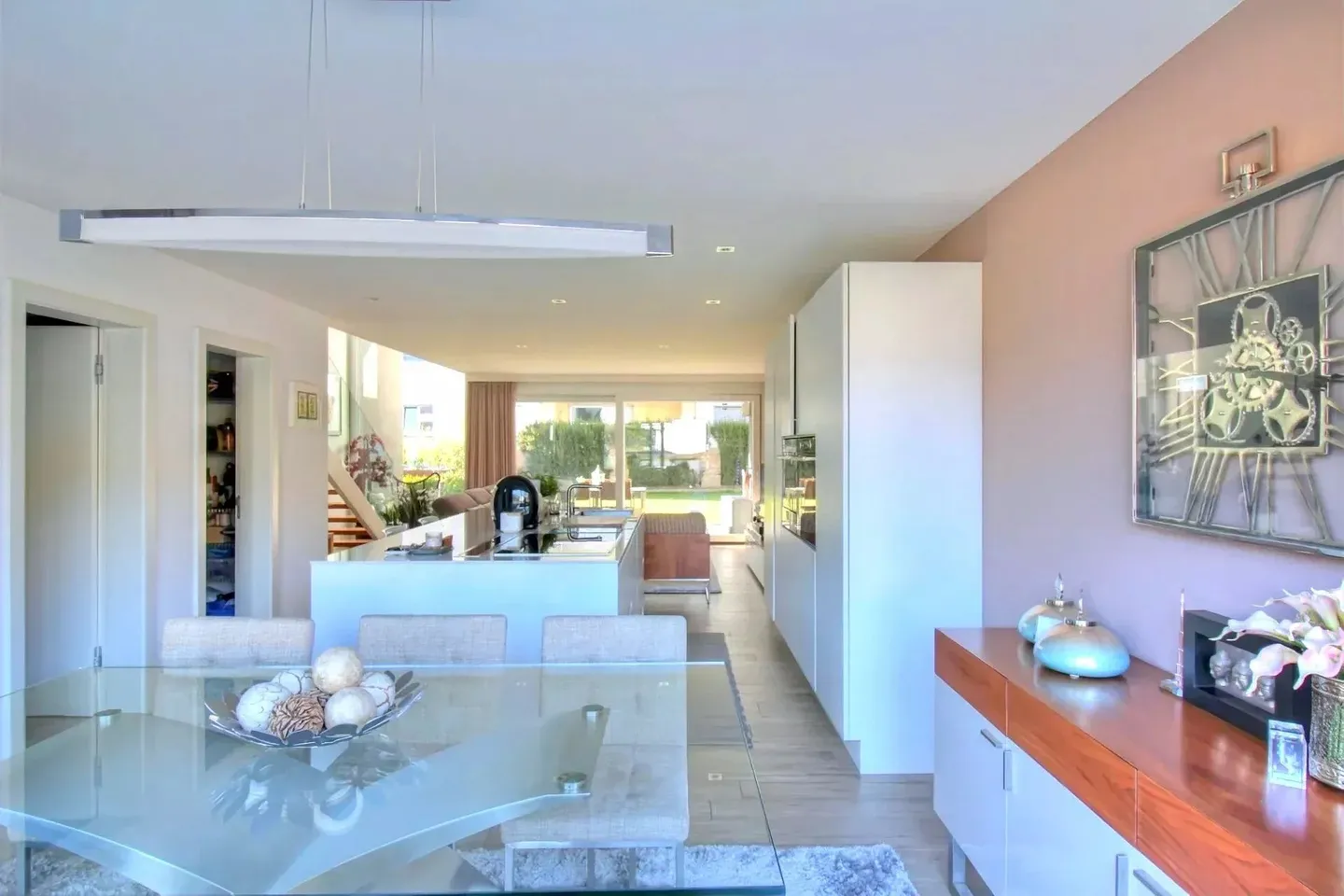 Magnificent duplex in a residential area - Photo 3 of 9