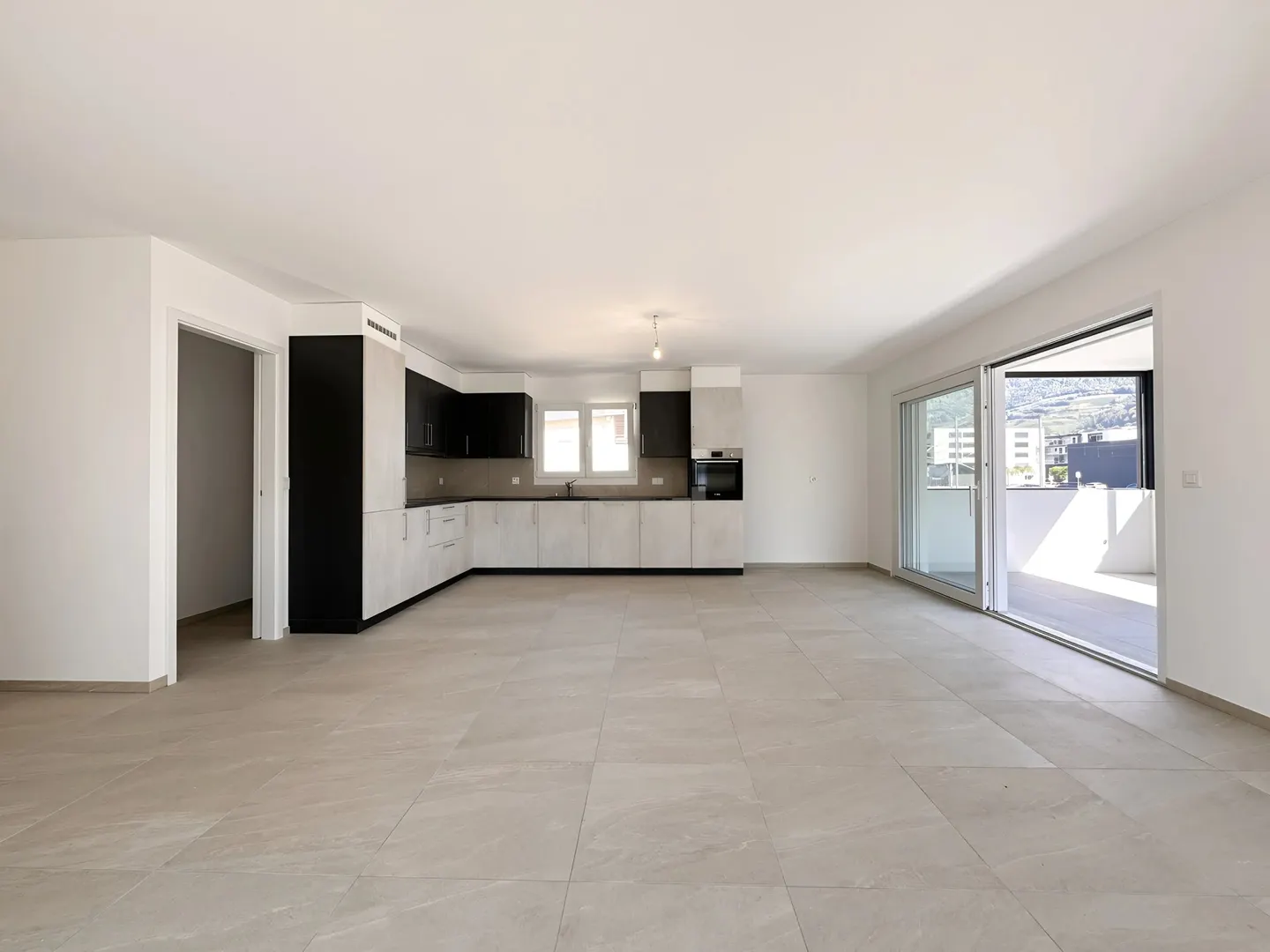 Saxon - Appartamento nuovo di 4,5 locali con grande terrazza coperta - Foto 2 di 10