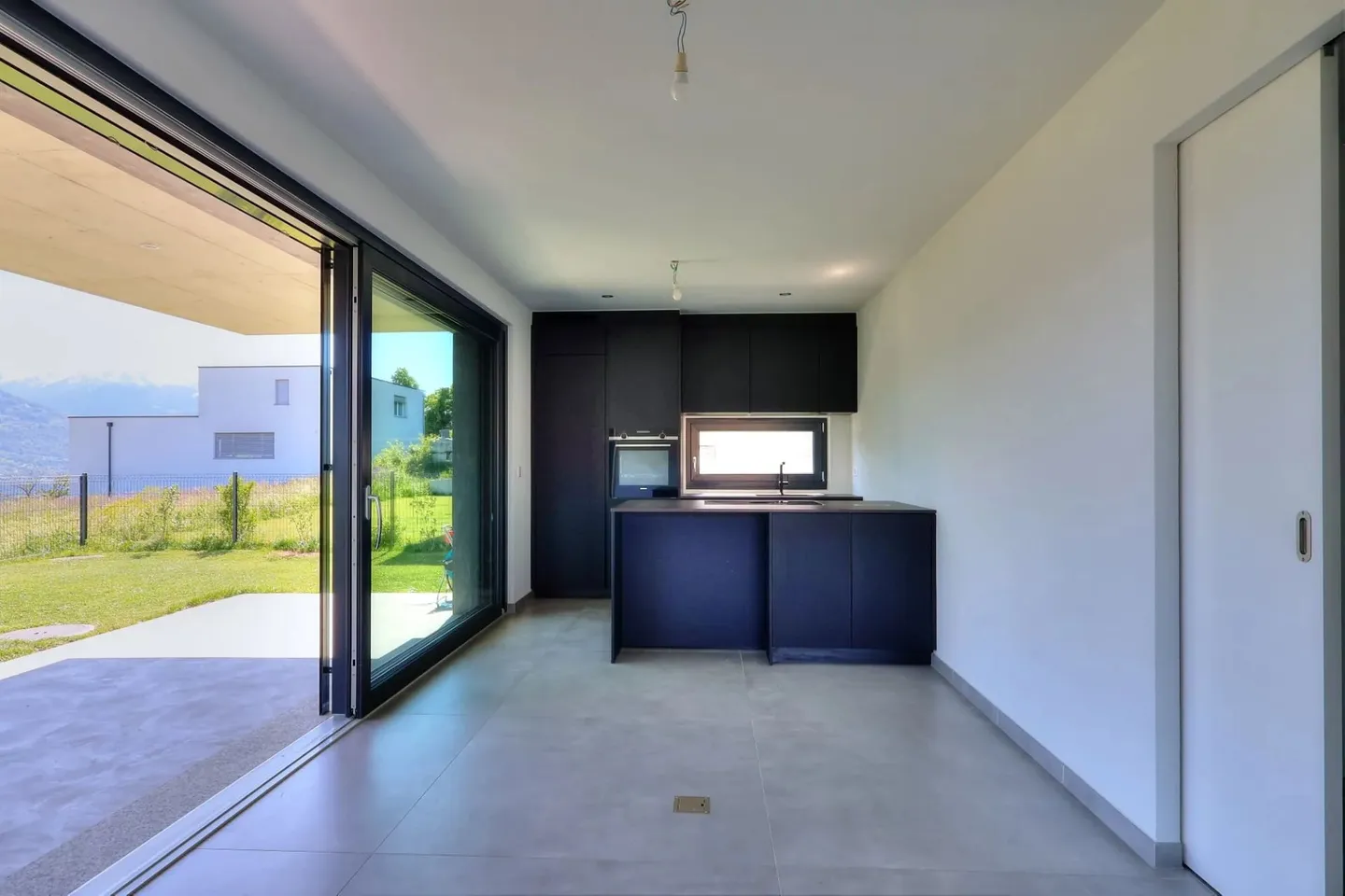 Grimisuat | Cadre verdoyant et lumineux pour ce remarquable appartement de 4.5 pièces - Photo 4 sur 13