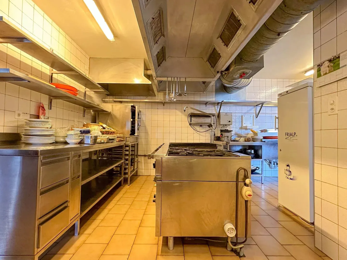 Optimale Lage für dieses Etablissement mit großzügigen Volumen - Foto 5 von 10