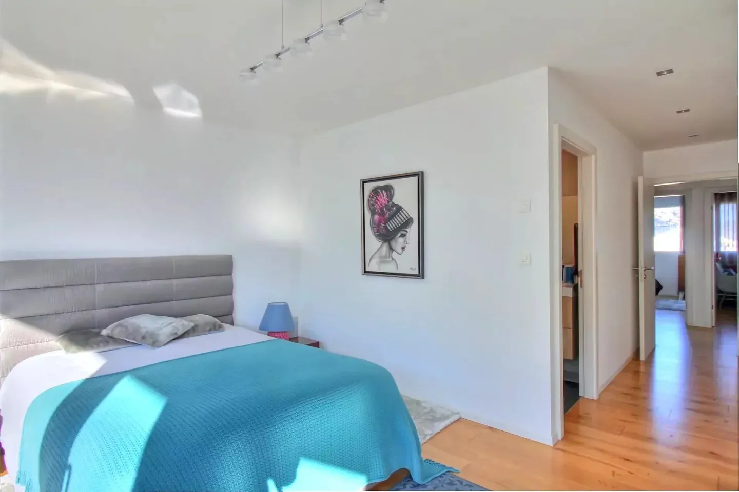 Magnificent duplex in a residential area - Photo 7 of 9