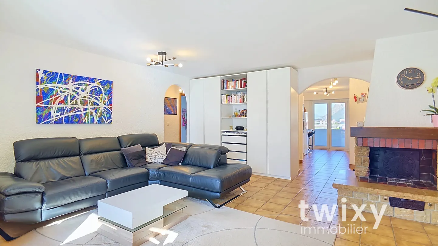 Martigny | Bright 4.5-room apartment with balcony and loggia - Photo 1 of 13