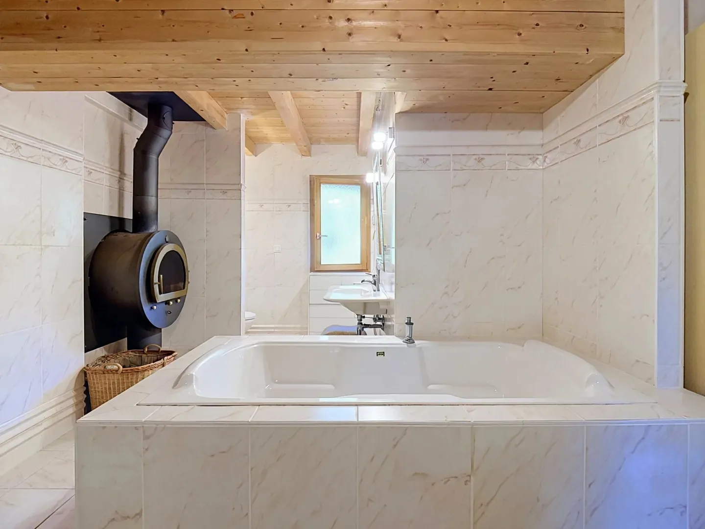 LES GIETTES | Villa individuelle d'exception avec vue imprenable et biotope naturel - Photo 6 of 13