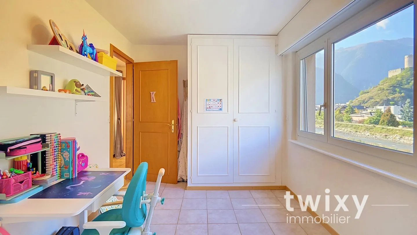 Martigny | Bright 4.5-room apartment with balcony and loggia - Photo 11 of 13