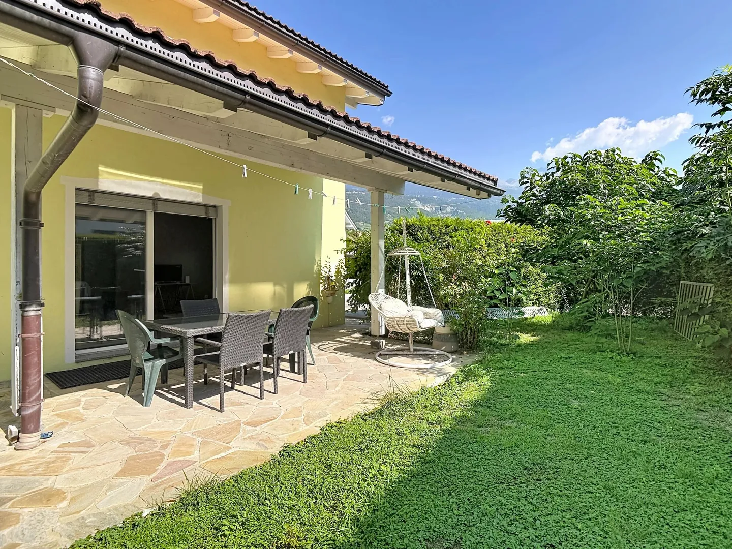 Chalais | Individual villa with 4.5 rooms and beautiful volumes - Photo 3 of 9