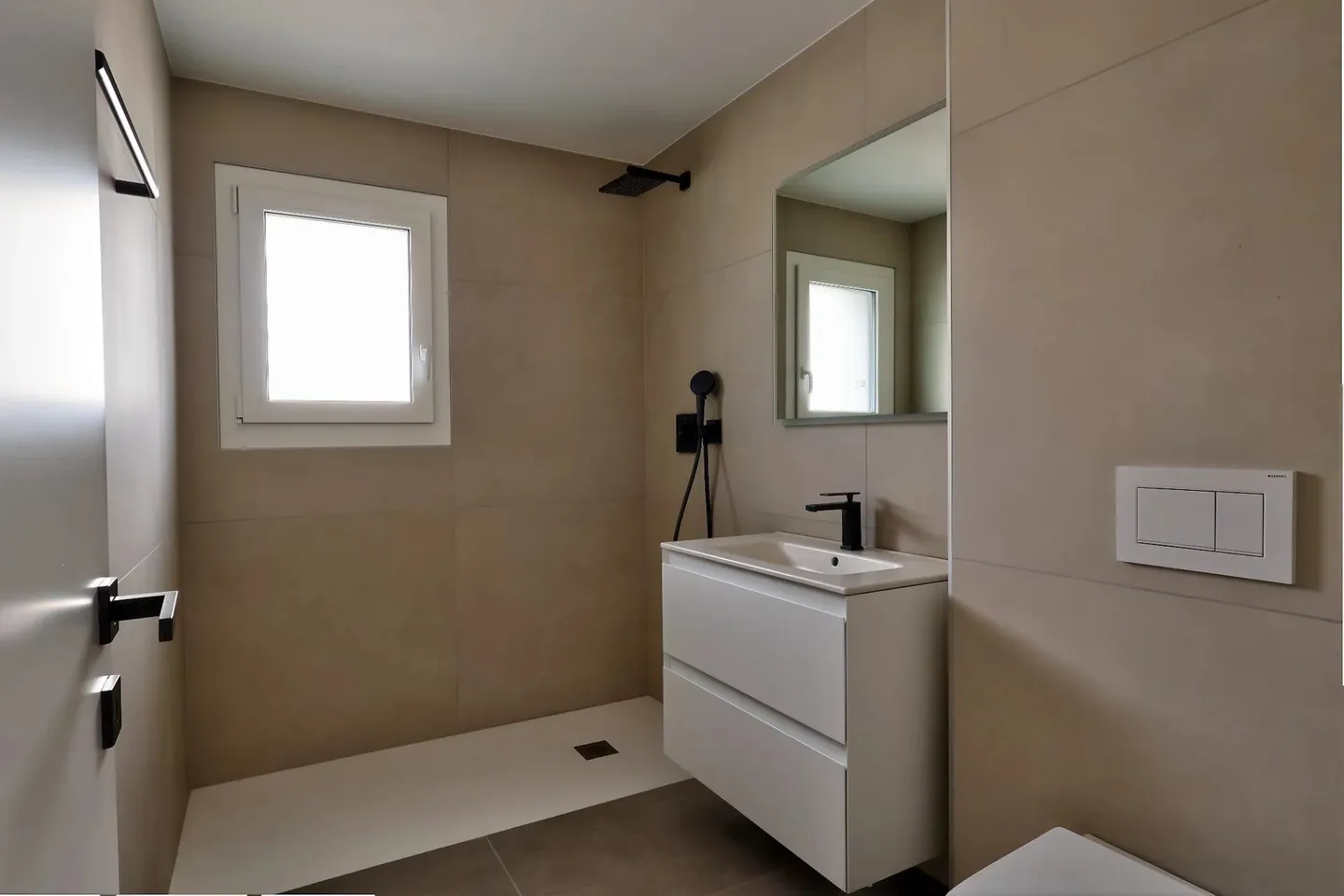 Grimisuat | Villa neuve de standing — Vue imprenable et finitions soignées - Foto 8 von 9