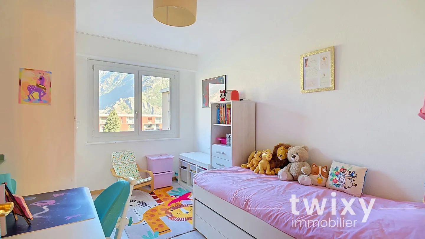 Martigny | Bright 4.5-room apartment with balcony and loggia - Photo 8 of 13