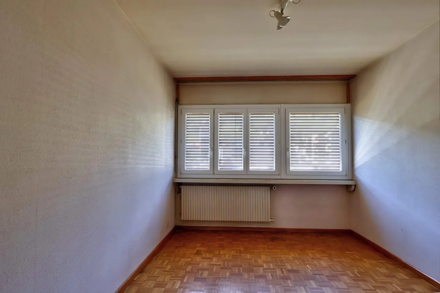 Sierre | Attraktive Volumen für diese 4,5-Zimmer-Wohnung zu renovieren - Foto 10 von 11
