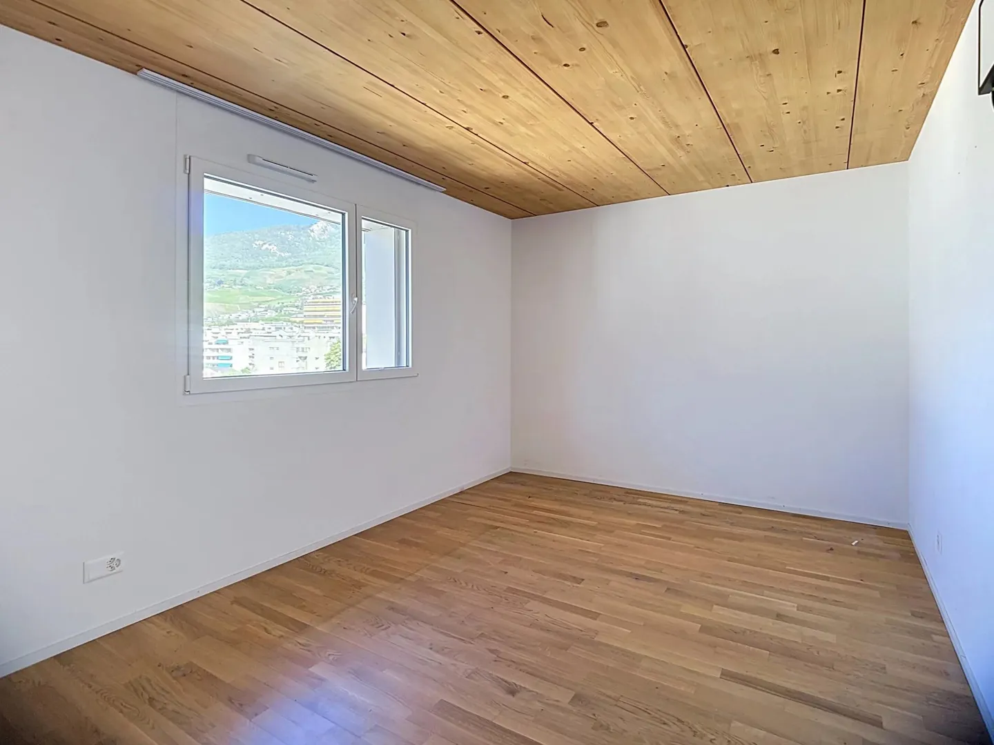 Sierre | Magnificent recent duplex attic of 4.5 rooms - Photo 5 of 13