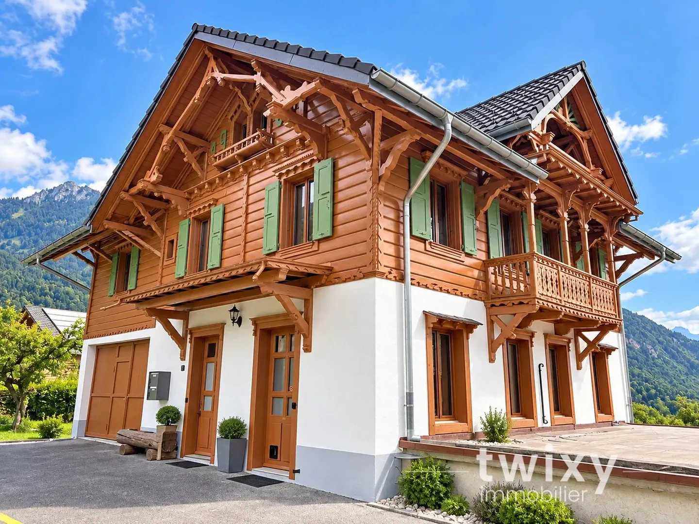 Corbeyrier - Renovated individual house with 2 apartments - Photo 1 of 9