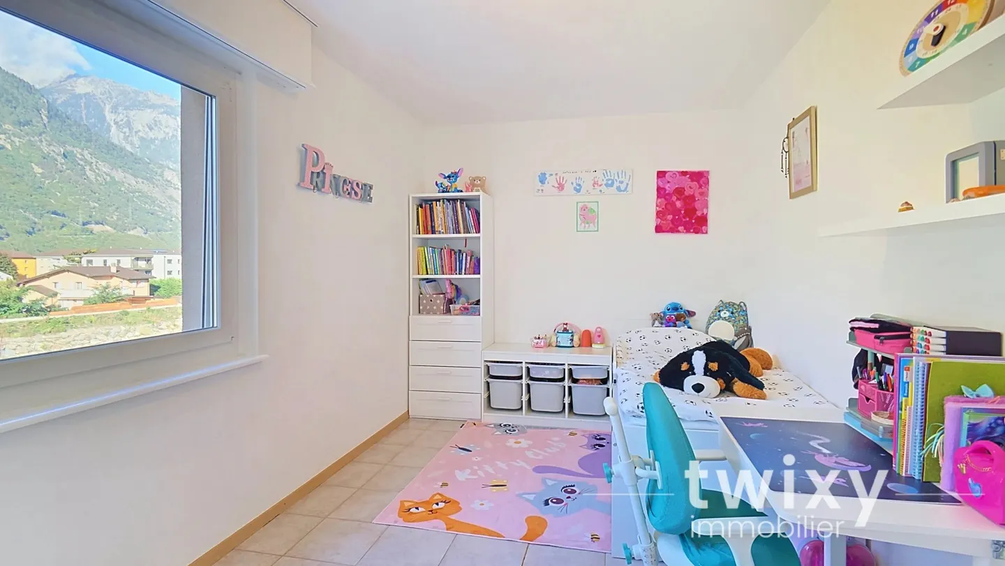 Martigny | Bright 4.5-room apartment with balcony and loggia - Photo 10 of 13