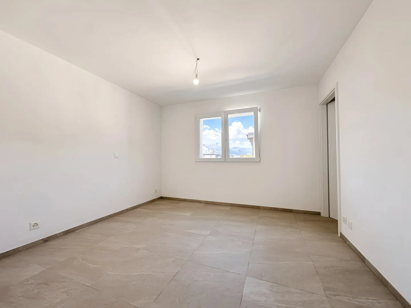 Saxon - Appartamento nuovo di 4,5 locali con grande terrazza coperta - Foto 5 di 10