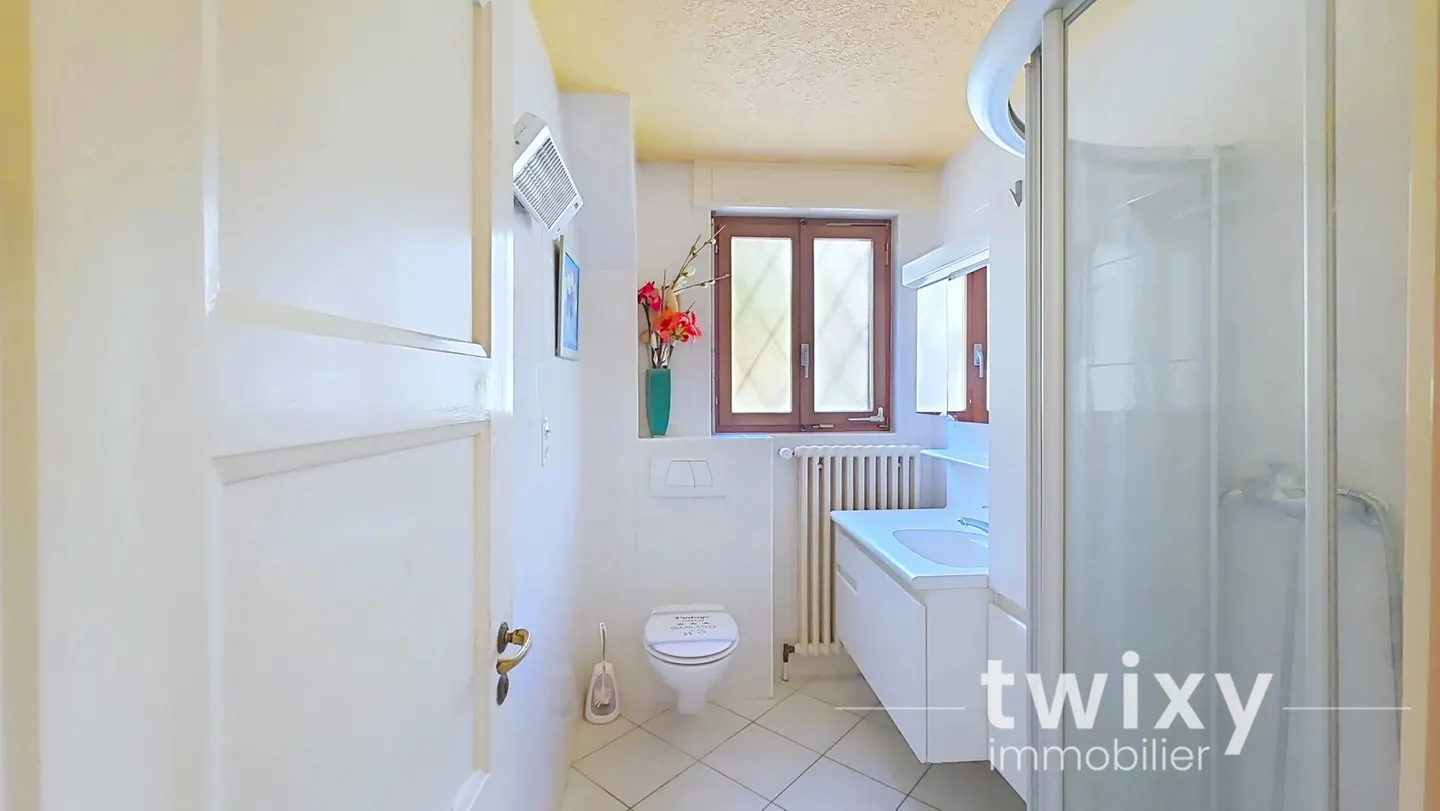 Ardon – Villa indipendente di 5.5 locali con volumi generosi - Foto 8 di 11