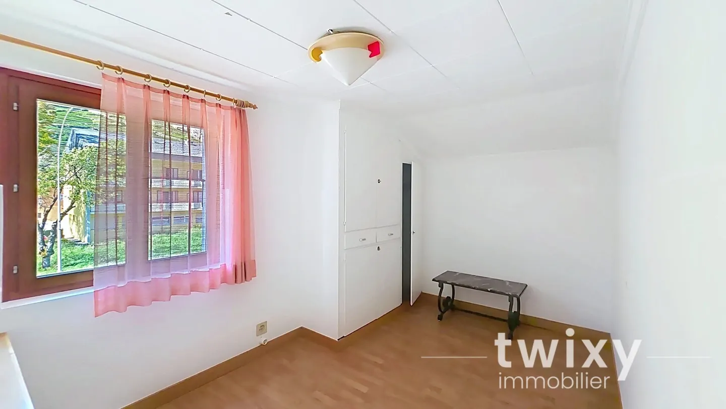 Ardon – Villa indipendente di 5.5 locali con volumi generosi - Foto 7 di 11