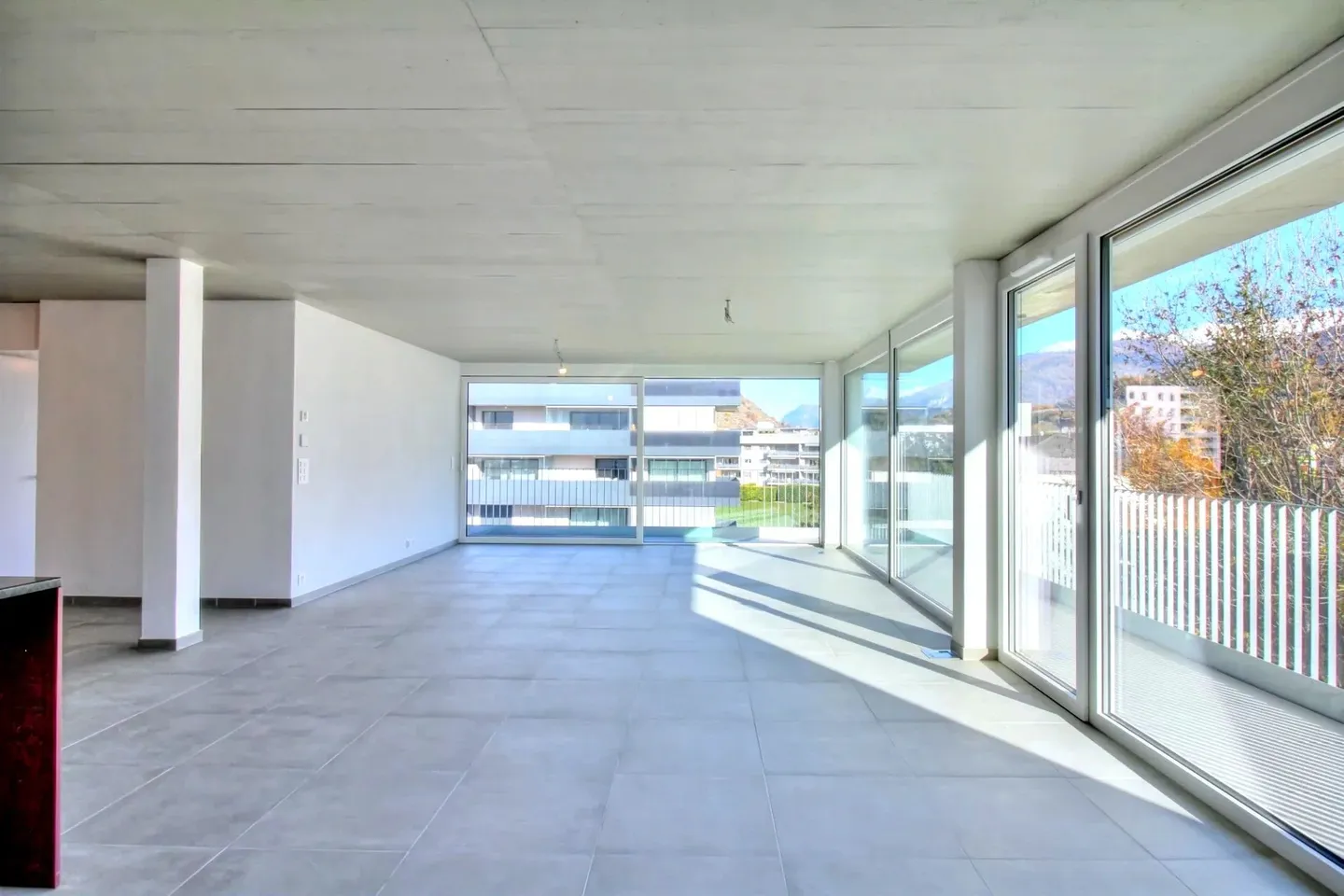 Magnificent penthouse in the heart of Conthey - Photo 5 of 13